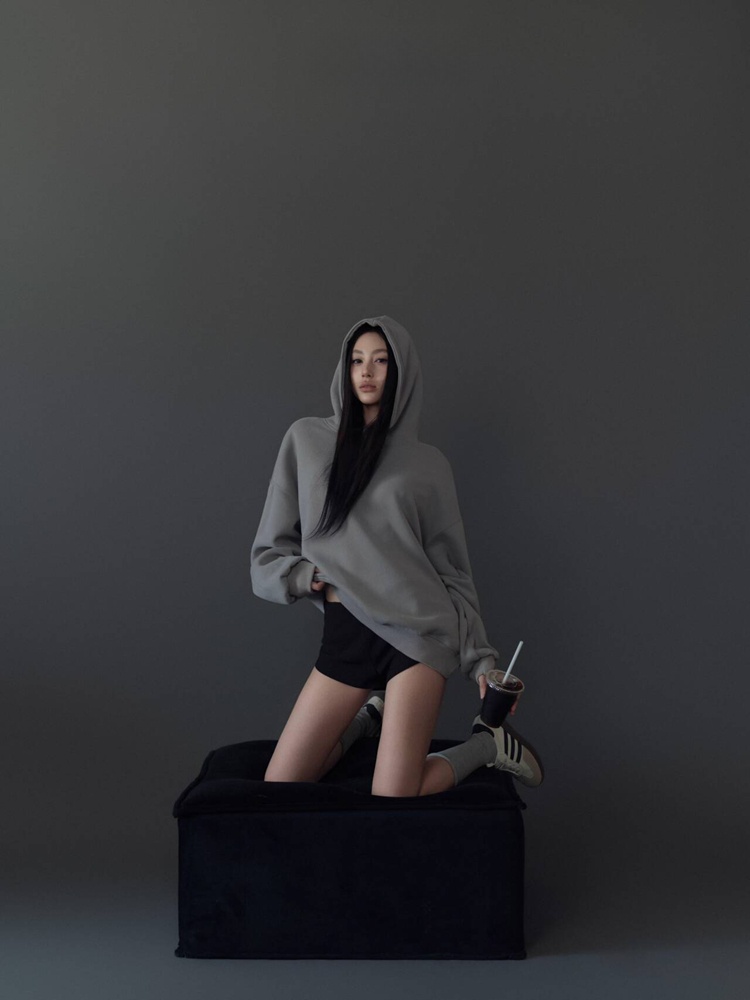 Gray Mood Portrait Theme Photo - огляд і ціна Ethnic Fashion Studio